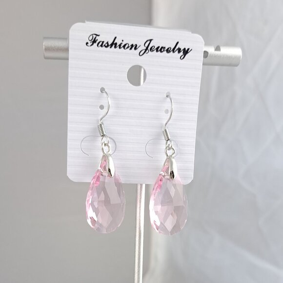 Great Assortment of Earrings! - Picture 3 of 6